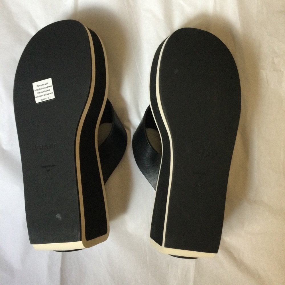 Frame Sandals - Picture 8 of 10